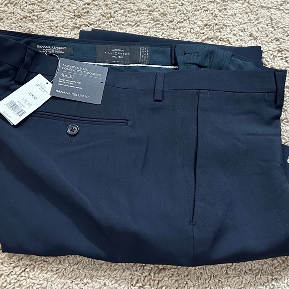 NWT Men's BANANA REPUBLIC Navy Blue Wool Serge Italian Fabric Dress Pants 36x32 - Picture 1 of 2